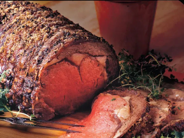 Rib eye roast with garlic and onion